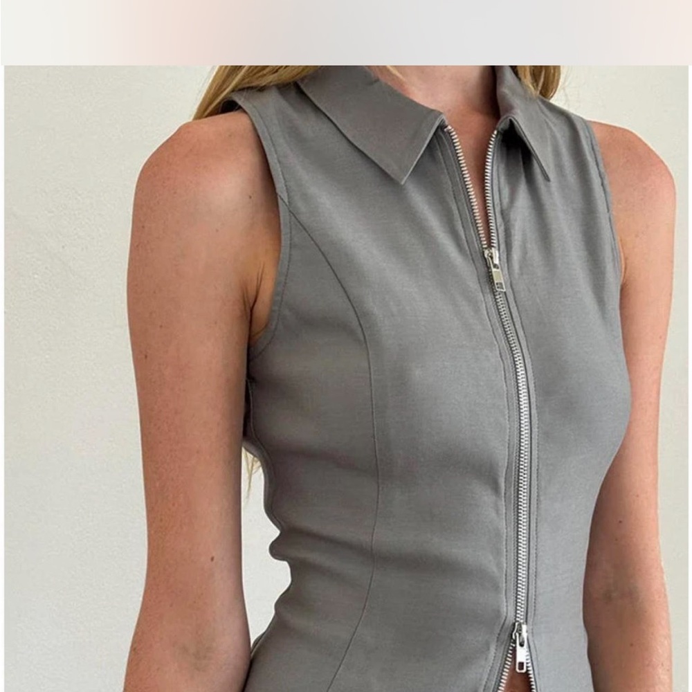 Motel Rocks Gray Sleeveless Zip Front Top
